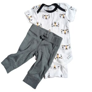 🍼 4 for $10 Newborn outfit